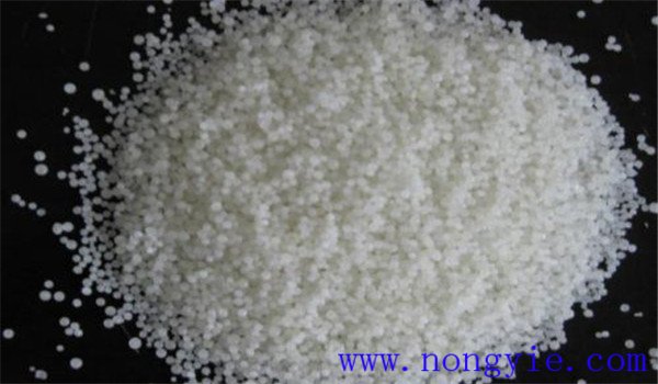 尿素的主要成分是什么 尿素的作用及使用方法