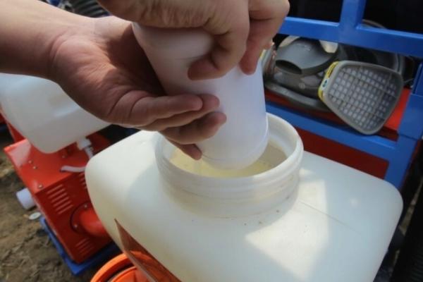 如何正确使用多菌灵 需注意什么，用多了会怎样