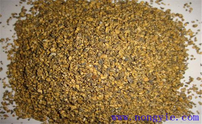 怎样用豆粕喂牛，豆粕和豆饼喂牛效果一样吗？