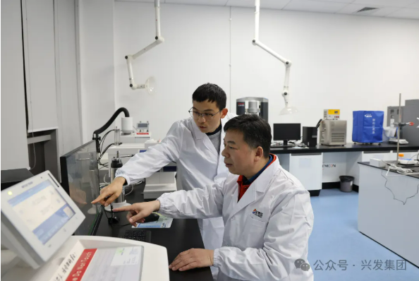 兴发集团″甲基氯硅烷单体制备工艺产业化项目″获2025年湖北省科技进步一等奖