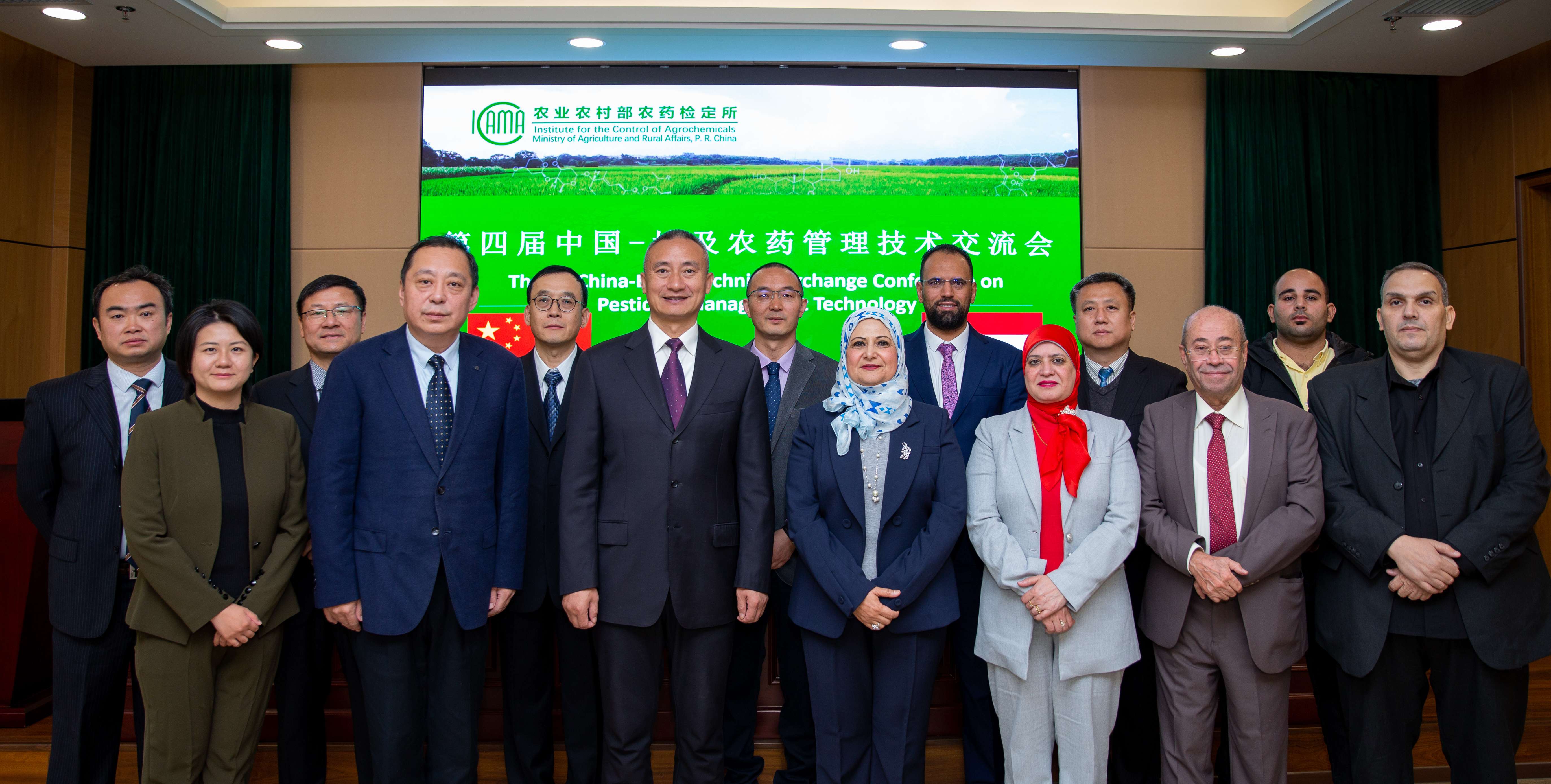 7FD95DCE66B1B79BD32166BE0F81765E(1).jpg 中国农药产业2025年"数"据画像:产品登记总量超5.3万,出口量额齐升