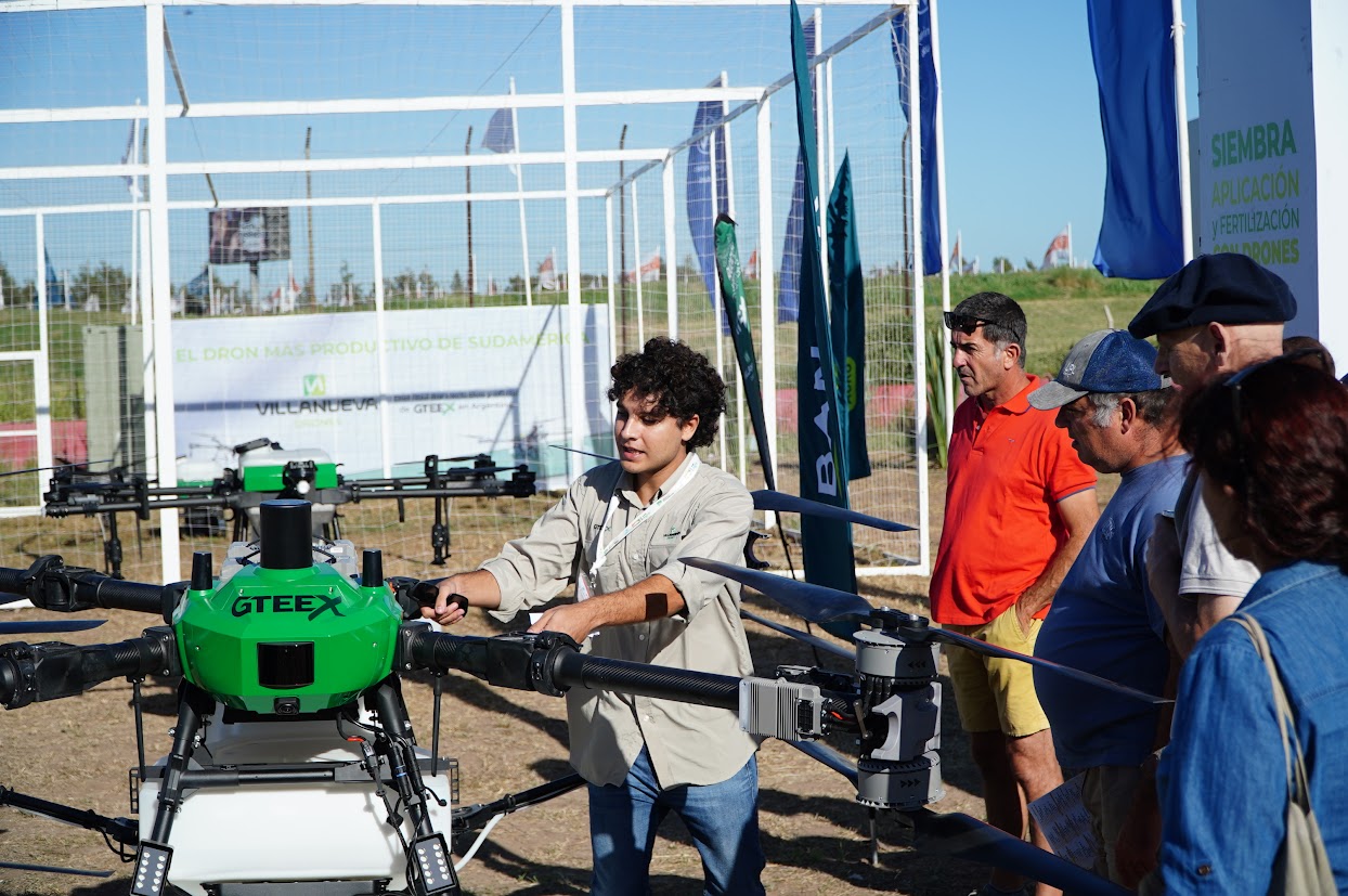 从5万到100万公顷：农用无人机在阿根廷正从″边缘工具″走向″主流配置″