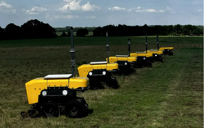 美国Greenfield Robotics 推出新一代 Botony 机器人用于精准除草