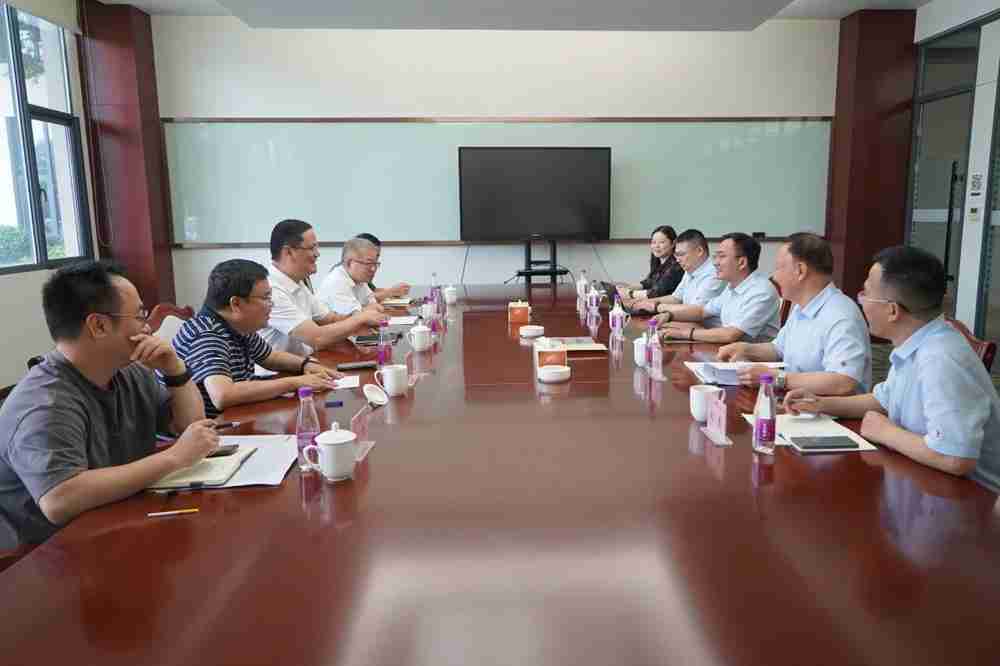 红太阳股份荣获“突出贡献企业”称号