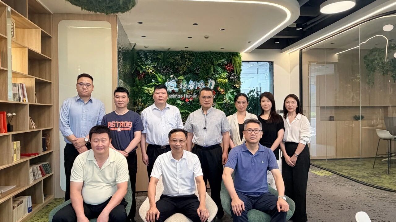 广东省人民政府驻上海办事处范世尧主任一行到访雅本化学